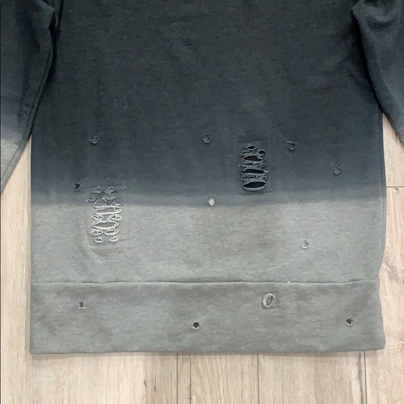 Men’s Gray Unknown Brand Distressed Sweatshirt - Picture 2 of 5